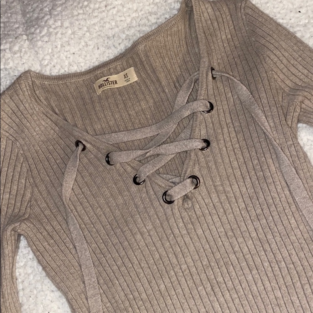 Hollister Sweater - Picture 2 of 5